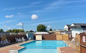 Winchelsea Beach Holiday Home - Pool & Beach