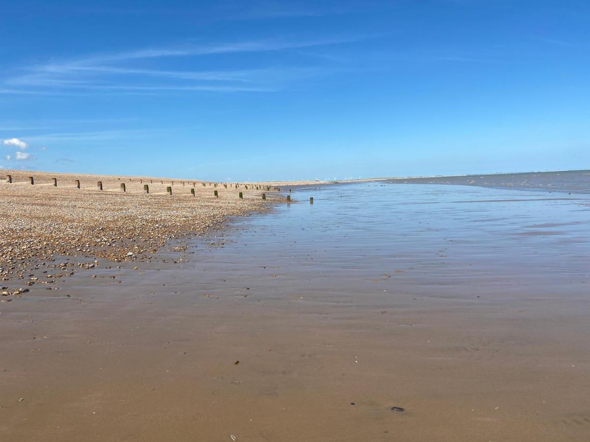 Winchelsea Beach Holiday Home - Pool & Beach Exterior photo